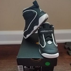 Toddler 8C black and white Pro Strong